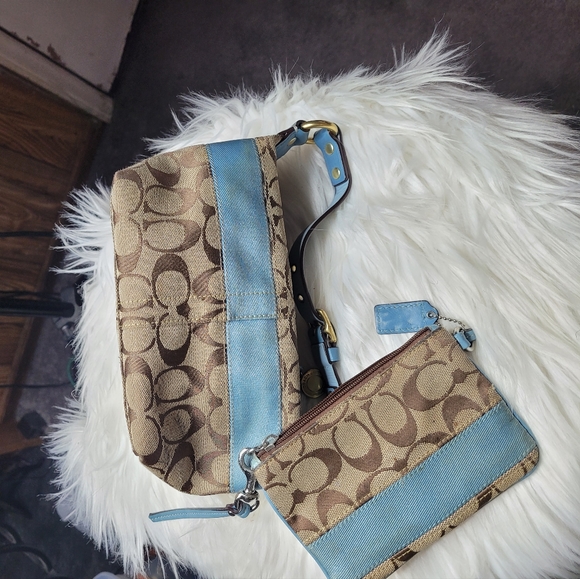 Coach mini purse/ wristlet - Picture 8 of 8